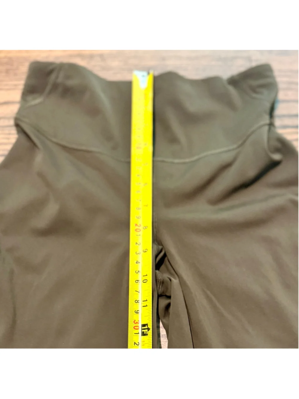 Lululemon Women’s Olive Green Full Length Leggings Sz 6